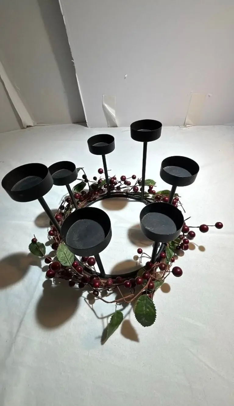 Vintage Metal Candle Holder with Berry Garland